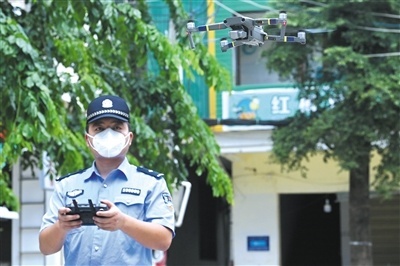 海南多地巧用無(wú)人機(jī)打贏疫情防控攻堅(jiān)戰(zhàn)(圖2) 海南多地巧用無(wú)人機(jī)打贏疫情防控攻堅(jiān)戰(zhàn)(圖2)