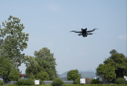 無人機高空巡航全面筑牢宜章縣森林防火防線(圖1) 無人機高空巡航全面筑牢宜章縣森林防火防線(圖1)