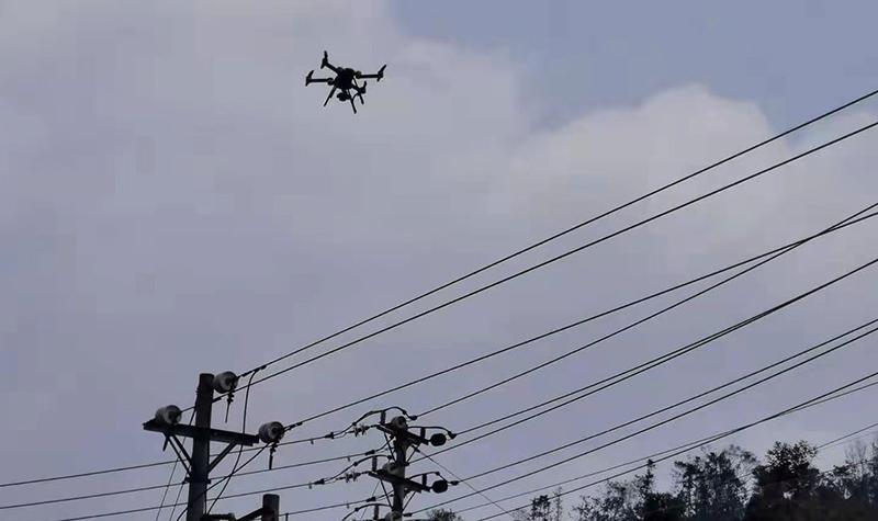 無人機紅外測溫助力陜西寶雞電網安穩運行(圖1) 無人機紅外測溫助力陜西寶雞電網安穩運行(圖1)